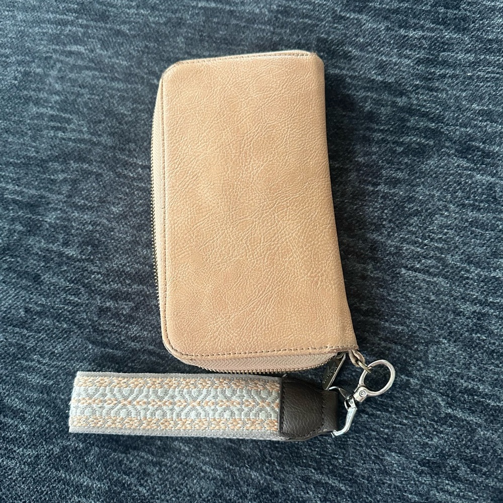 Thirty-One Wallet - Picture 6 of 10